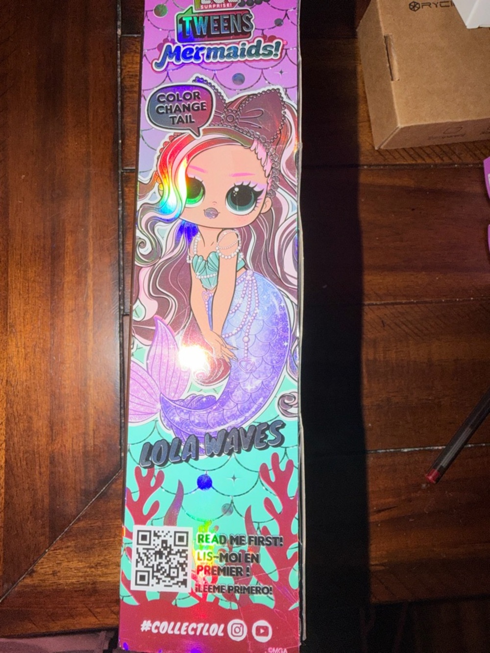 L.O.L. Surprise! Tweens Mermaids Doll - color changing tail- Lola Waves - Picture 2 of 3